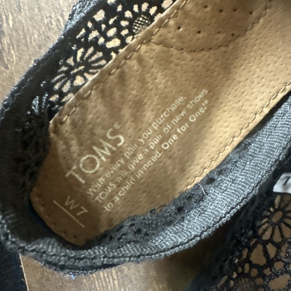 TOMS Women's Alpargata Moroccan Crochet Classic Black, Size 7 W Wide US Clean - Picture 5 of 5